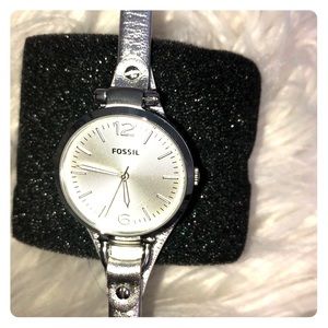 Fossil ‘GEORGIA’ silver leather watch.